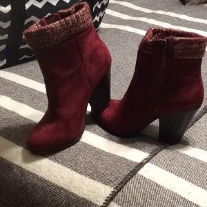 BARELY WORN shoe dazzle booties